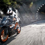 2014 KTM RC200 In Action_2